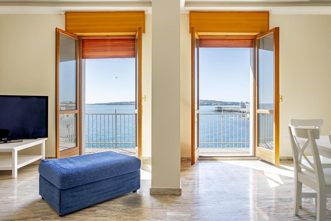 Ortigia Seafront Apartment By Wonderful Italy Syracuse Ngoại thất bức ảnh
