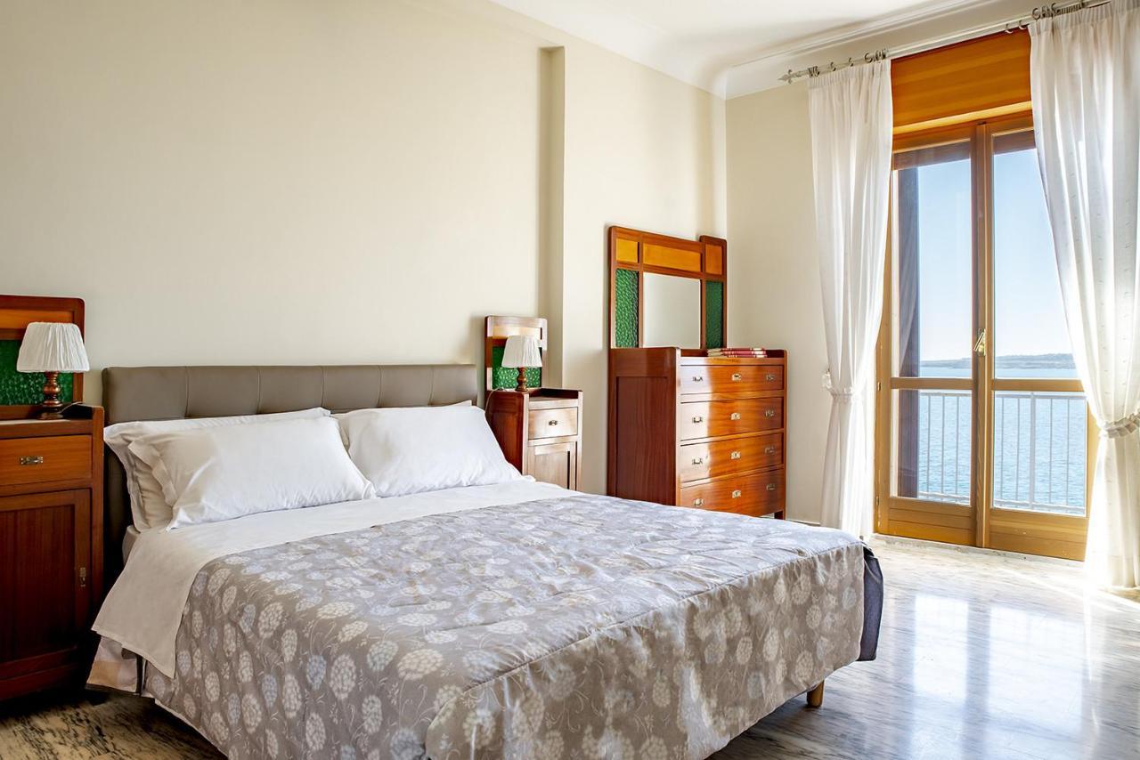 Ortigia Seafront Apartment By Wonderful Italy Syracuse Ngoại thất bức ảnh